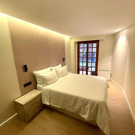 Junto A San Sebastian * Rentería